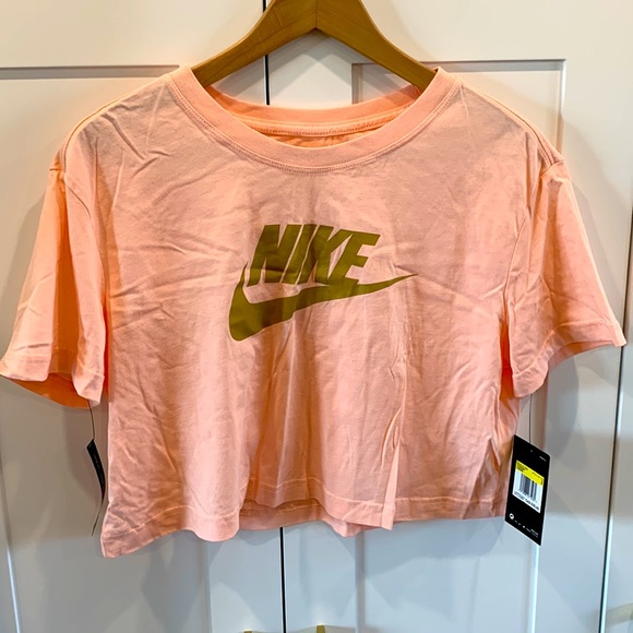 Nike crop tops - Picture 2 of 2